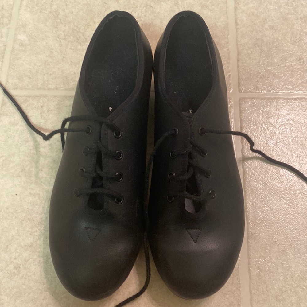 Bloch size 4 Girls Tap Shoes